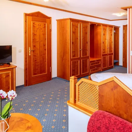 Parkhotel An Der Therme 호텔