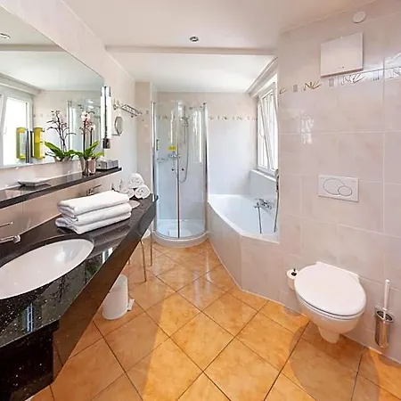 Parkhotel An Der Therme Ξενοδοχείο 4*